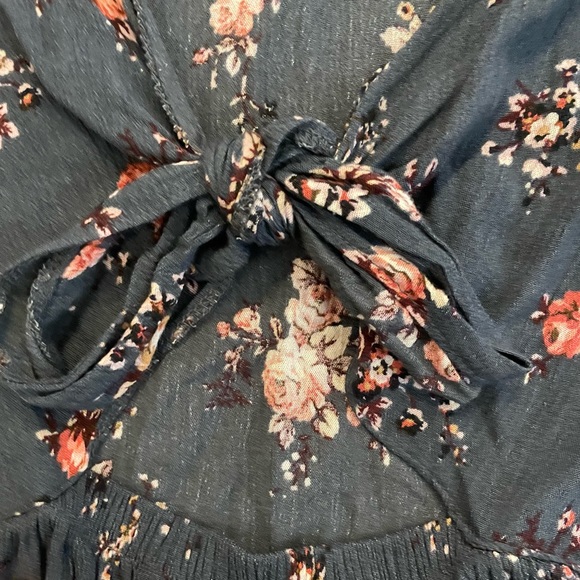 American Eagle Blue/Floral Blouse - Picture 4 of 4